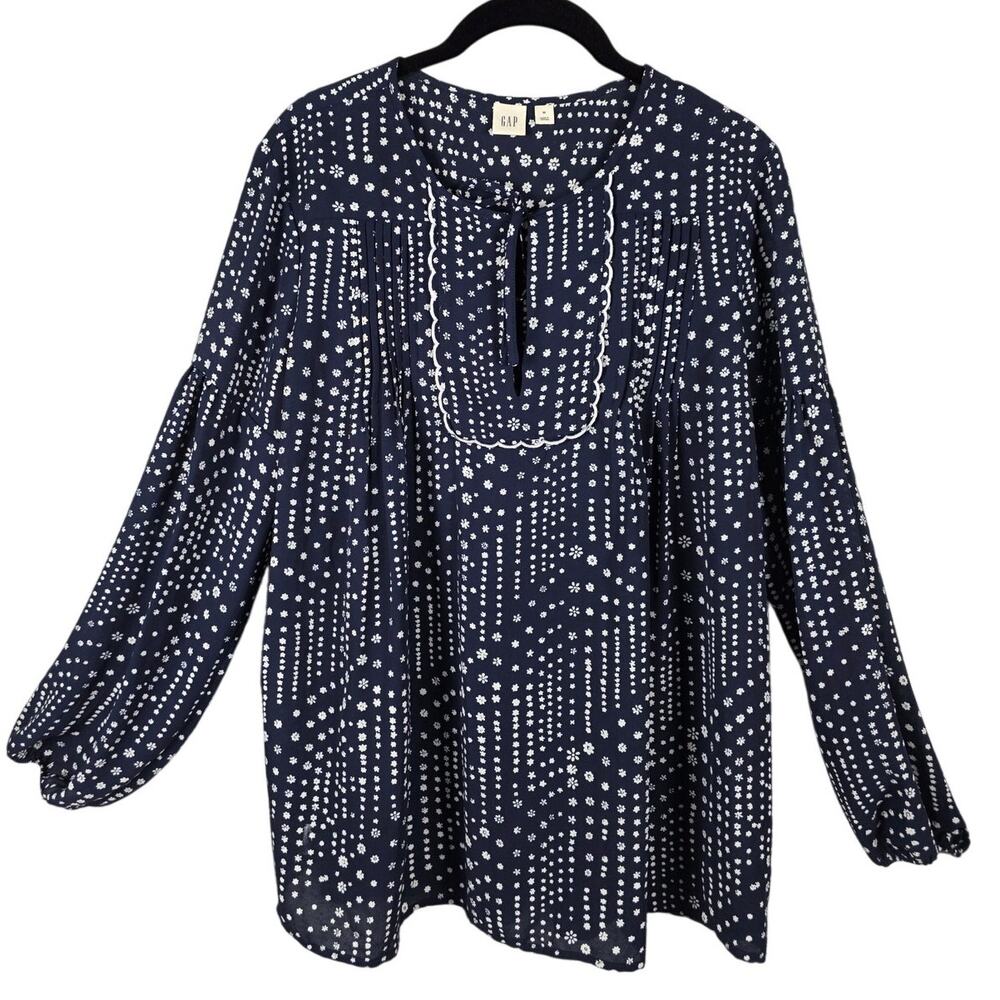 Gap Blue White Floral Tunic Top M Boho Coastal Peasant Split Neck EUC